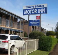 Town Beach Motor Inn - eAccommodation