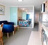 The Entrance Waldorf Apartments - eAccommodation