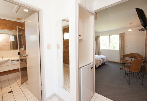 Country Comfort Gin Gin Wild Scotsman - eAccommodation 3