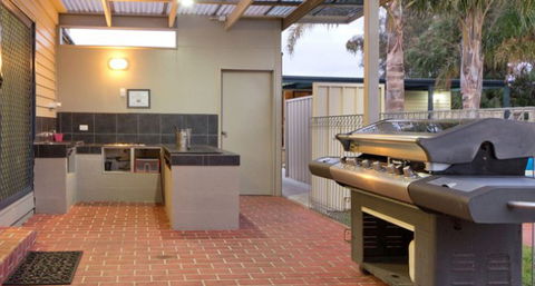 Rosebud Motel - eAccommodation 0
