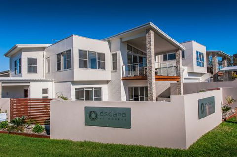 Escape At Nobbys - eAccommodation 0
