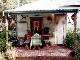 Roo Lagoon Cottage - eAccommodation 0