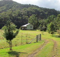 Eighteen Mile Cottage and Homestead - eAccommodation