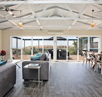 Coral Sands Luxury Beach House - eAccommodation