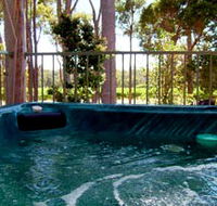 The Grove Vineyard amp Chalets - eAccommodation