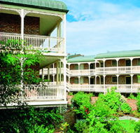 Medina Serviced Apartments Canberra - eAccommodation