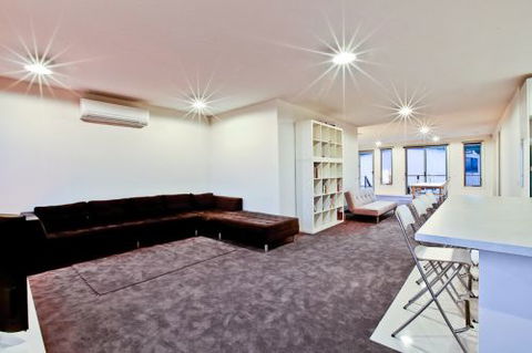 MORNINGTON PENINSULA ACCOMMODATION BEACH HOUSE - eAccommodation 2