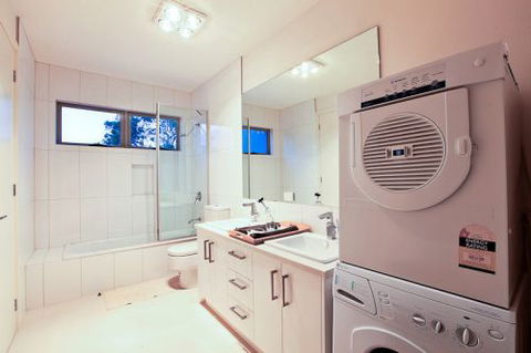 MORNINGTON PENINSULA ACCOMMODATION BEACH HOUSE - eAccommodation 4