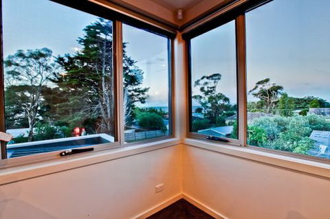 MORNINGTON PENINSULA ACCOMMODATION BEACH HOUSE - eAccommodation 6