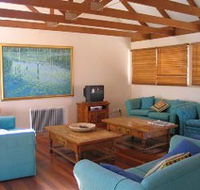 Kent Gardens Holiday House - eAccommodation