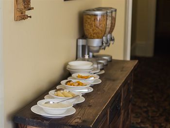 Toorak Manor - eAccommodation 1