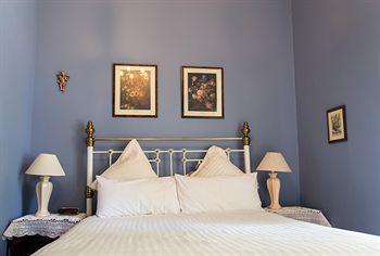 Toorak Manor - eAccommodation 2