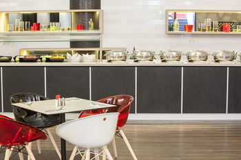 Ibis Melbourne Hotel And Apartments - eAccommodation 0