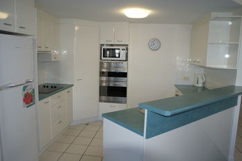 Beachside Resort - Kawana Waters - eAccommodation 19