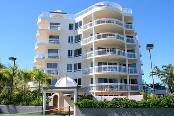 Beachside Resort - Kawana Waters - eAccommodation 20