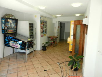 Beachside Resort - Kawana Waters - eAccommodation 21