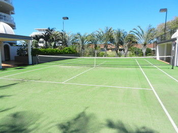 Beachside Resort - Kawana Waters - eAccommodation 22