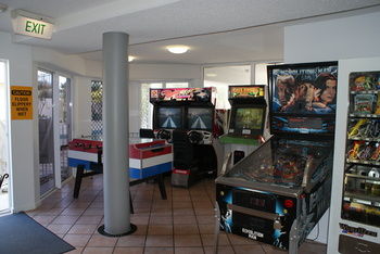 Beachside Resort - Kawana Waters - eAccommodation 24