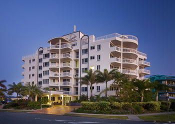 Beachside Resort - Kawana Waters - eAccommodation 25