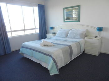Beachside Resort - Kawana Waters - eAccommodation 28