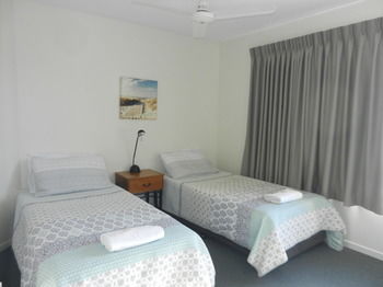 Beachside Resort - Kawana Waters - eAccommodation 29