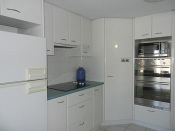 Beachside Resort - Kawana Waters - eAccommodation 30