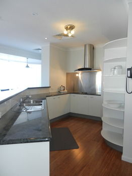 Beachside Resort - Kawana Waters - eAccommodation 33