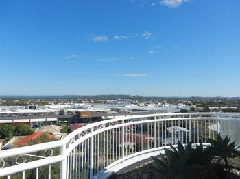 Beachside Resort - Kawana Waters - eAccommodation 50