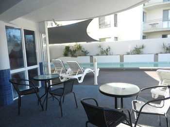 Beachside Resort - Kawana Waters - eAccommodation 55