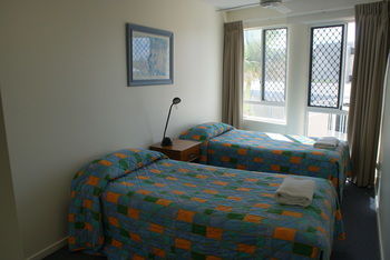 Beachside Resort - Kawana Waters - eAccommodation 56