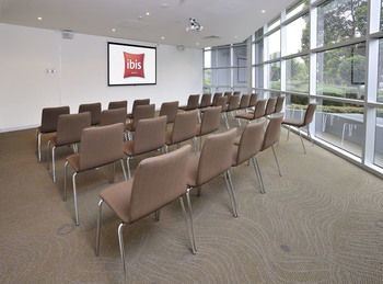 Ibis Melbourne Glen Waverley - eAccommodation 9