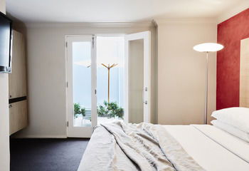 Medusa Boutique Hotel - eAccommodation 24