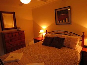 Barrington Wilderness Cedar Lodge Accommodation - eAccommodation 1