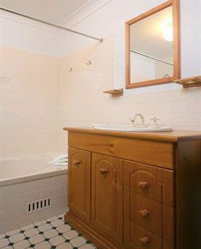 Barrington Wilderness Cedar Lodge Accommodation - eAccommodation 9