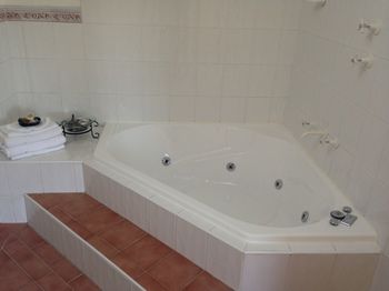 Valley Of The Waters B&B - eAccommodation 8