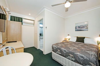Colonial Terrace Motor Inn - eAccommodation 25