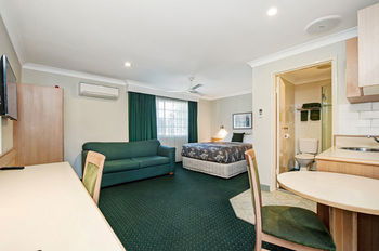 Colonial Terrace Motor Inn - eAccommodation 26