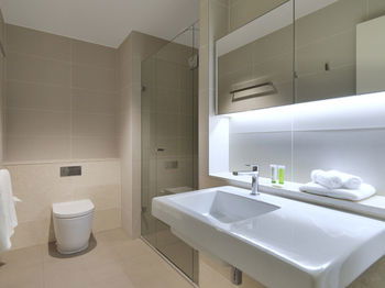 Wyndham Hotel Melbourne - eAccommodation 13