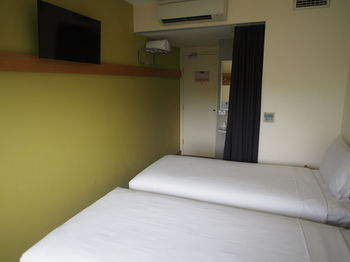 Ibis Budget Sydney Olympic Park - eAccommodation 12