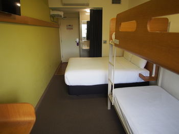 Ibis Budget Sydney Olympic Park - eAccommodation 14