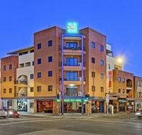 Quality Suites Boulevard On Beaumont - eAccommodation