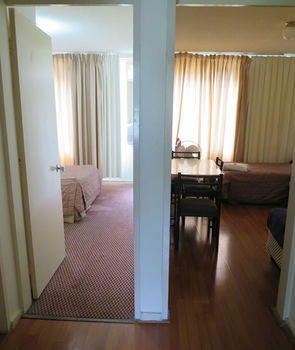Amg Motel & Serviced Apartments - eAccommodation 5