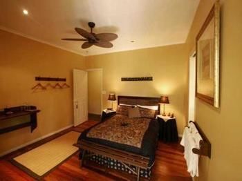 Noosa Country House - eAccommodation 4