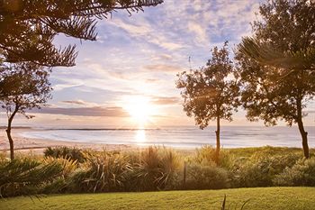 Kims Beachside Lodges - eAccommodation 0