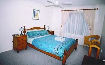 Terrigal Lagoon Bed And Breakfast - eAccommodation 3