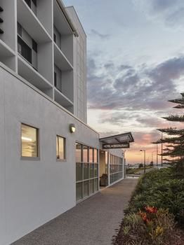 Best Western Plus Lake Kawana Hotel - eAccommodation 6