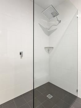 Best Western Plus Lake Kawana Hotel - eAccommodation 10