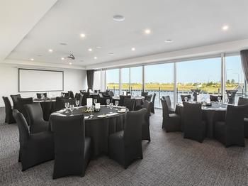 Best Western Plus Lake Kawana Hotel - eAccommodation 12