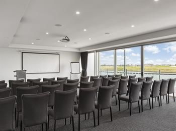 Best Western Plus Lake Kawana Hotel - eAccommodation 13