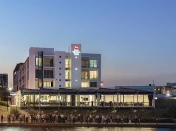 Best Western Plus Lake Kawana Hotel - eAccommodation 23